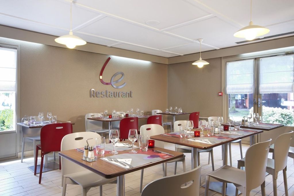 Kyriad Tarbes Bastillac Restoran fotoğraf